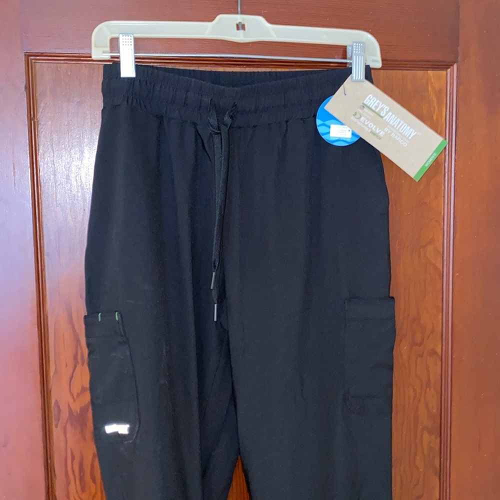 Grey’s Anatomy Cargo Jogger scrub pants.